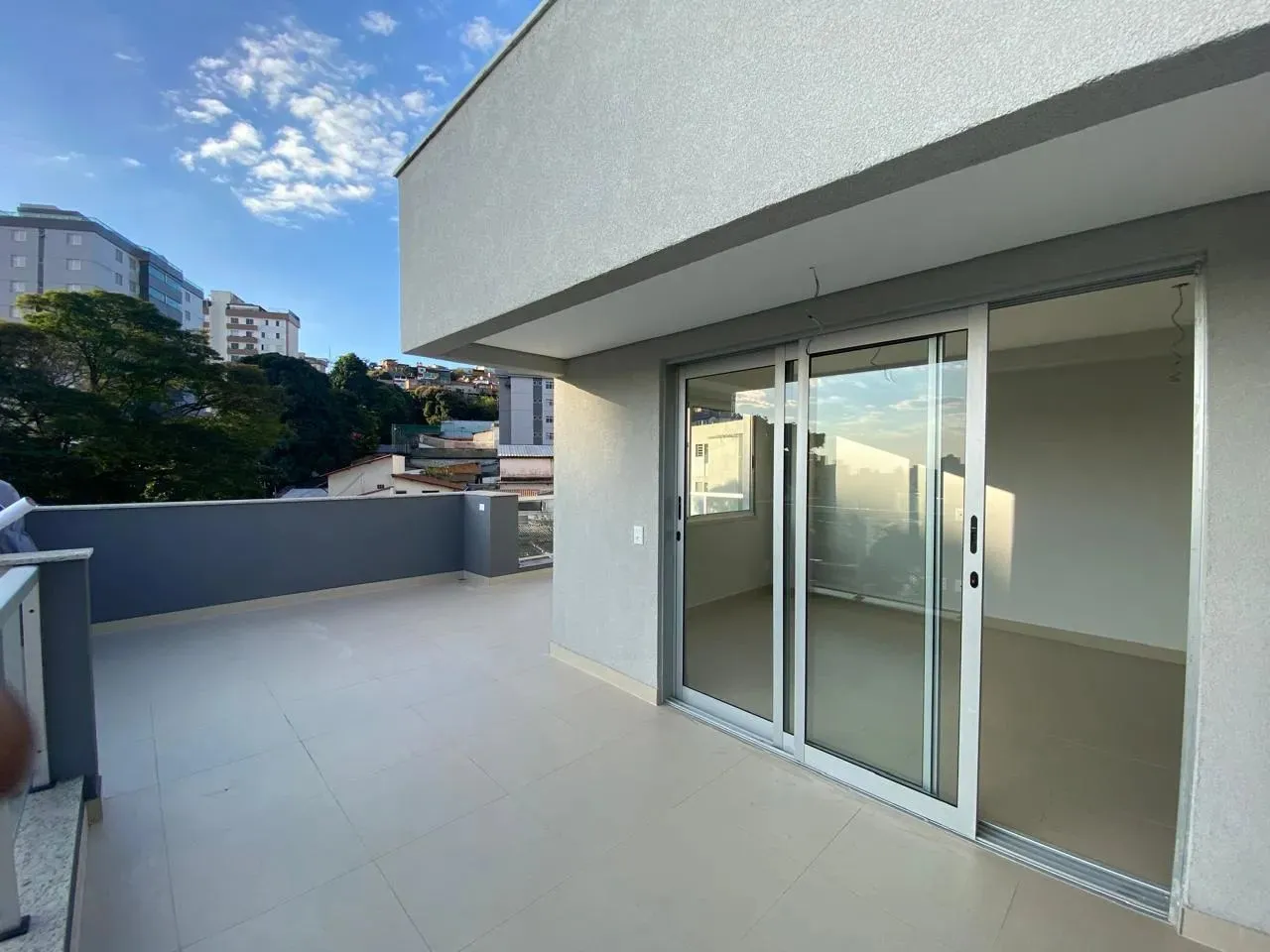 COBERTURA NOVA PARA LOCAÇÃO - 2 QUARTOS - SERRA - BH