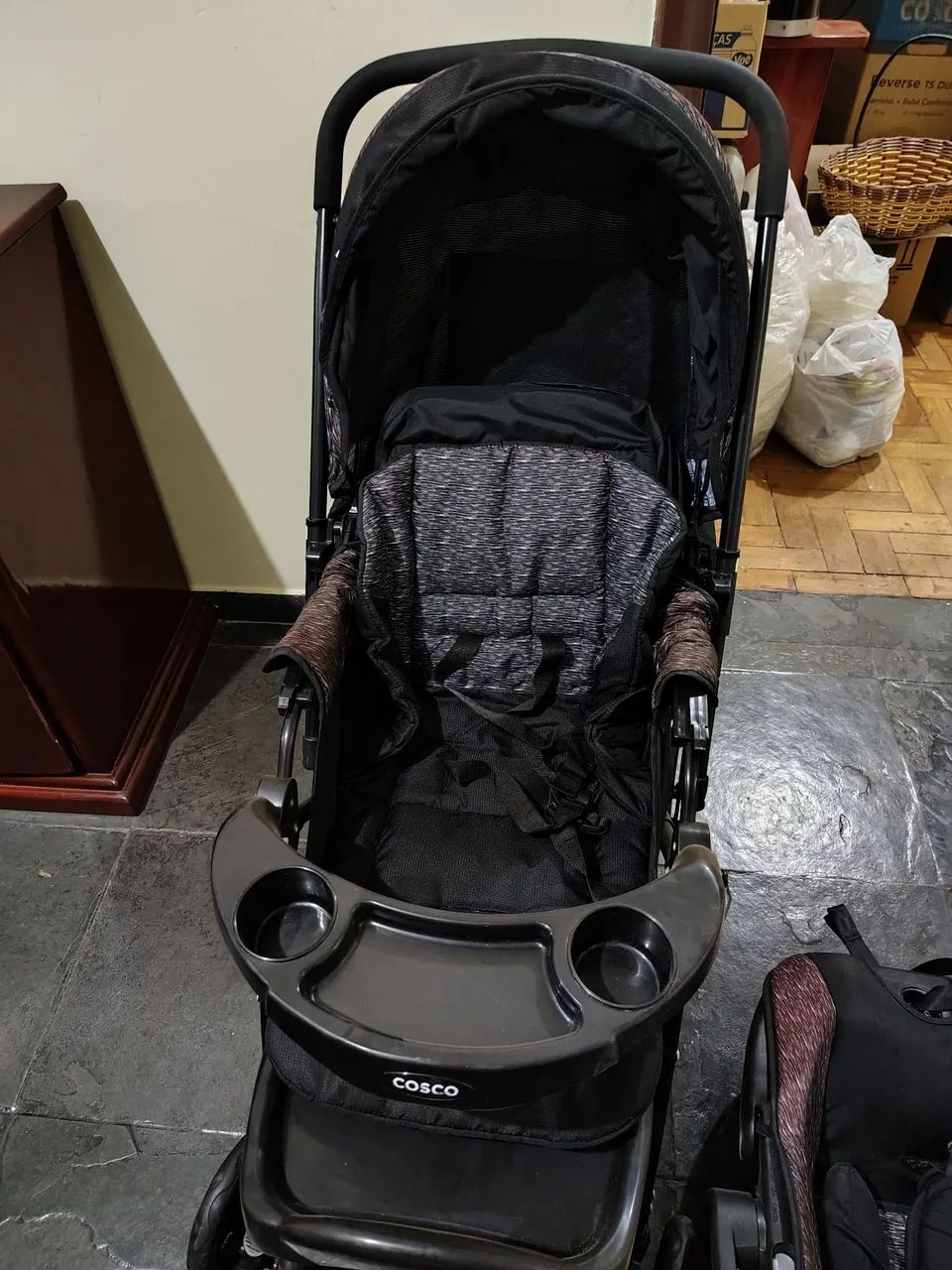 Carrinho e bebê conforto