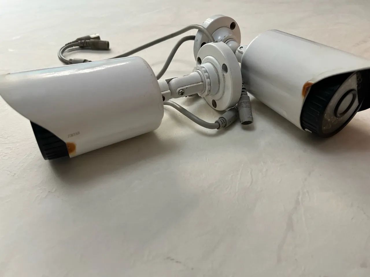 2 Cameras de Segurança + DVR + Monitor