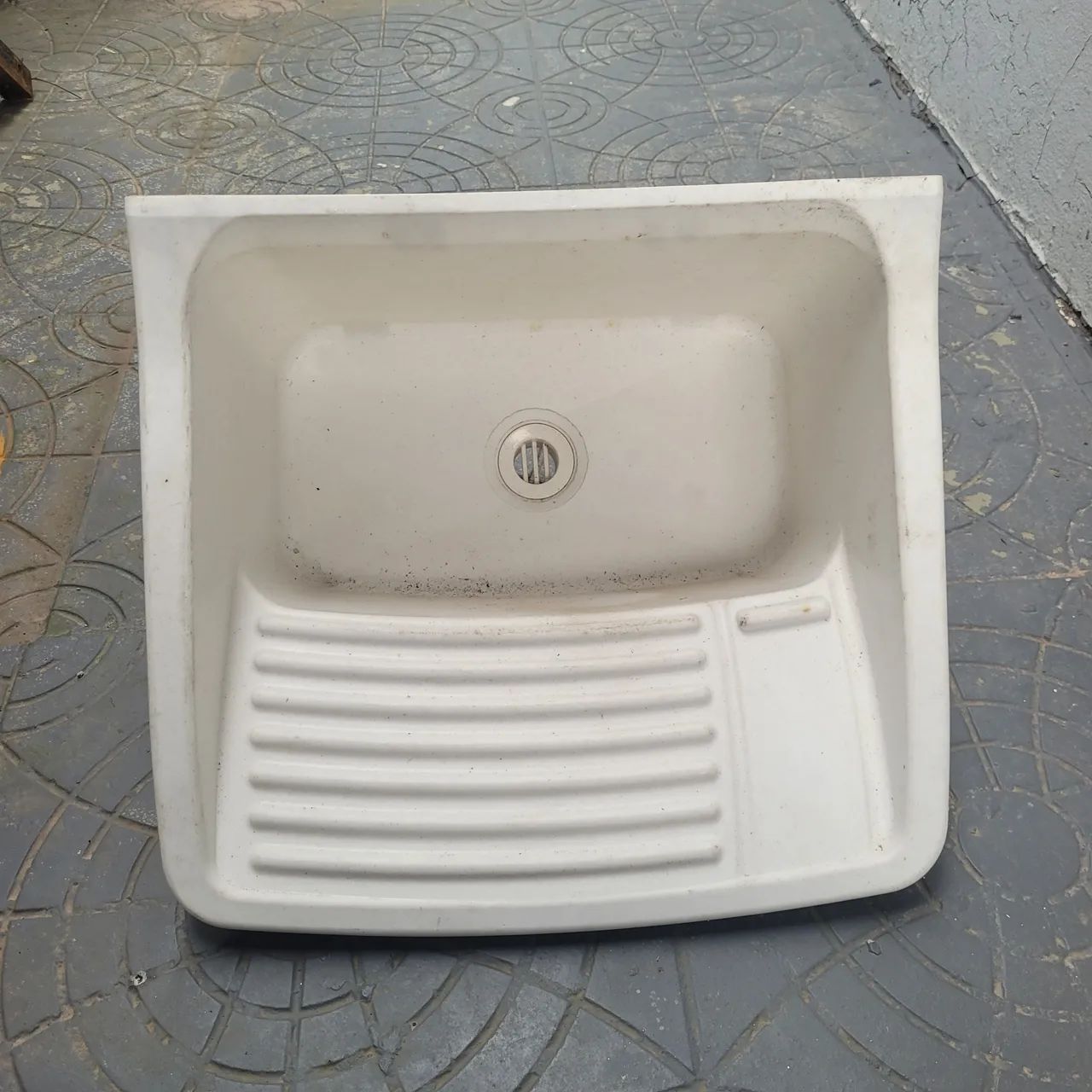 Tanque plástico Astra T2 branco 58x52x32cm