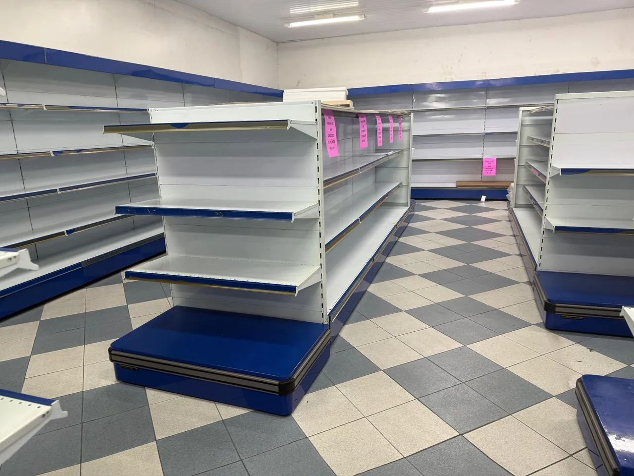 prateleira gôndolas loja - Foto 2