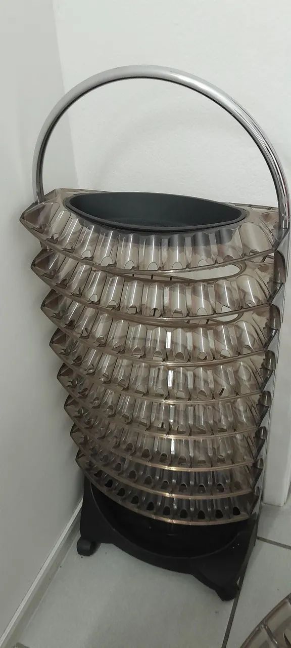 mostrador de esmaltes. Ciranda