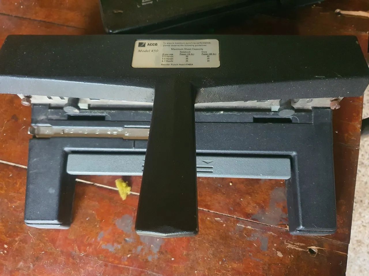 Encardenaroda e perfurador