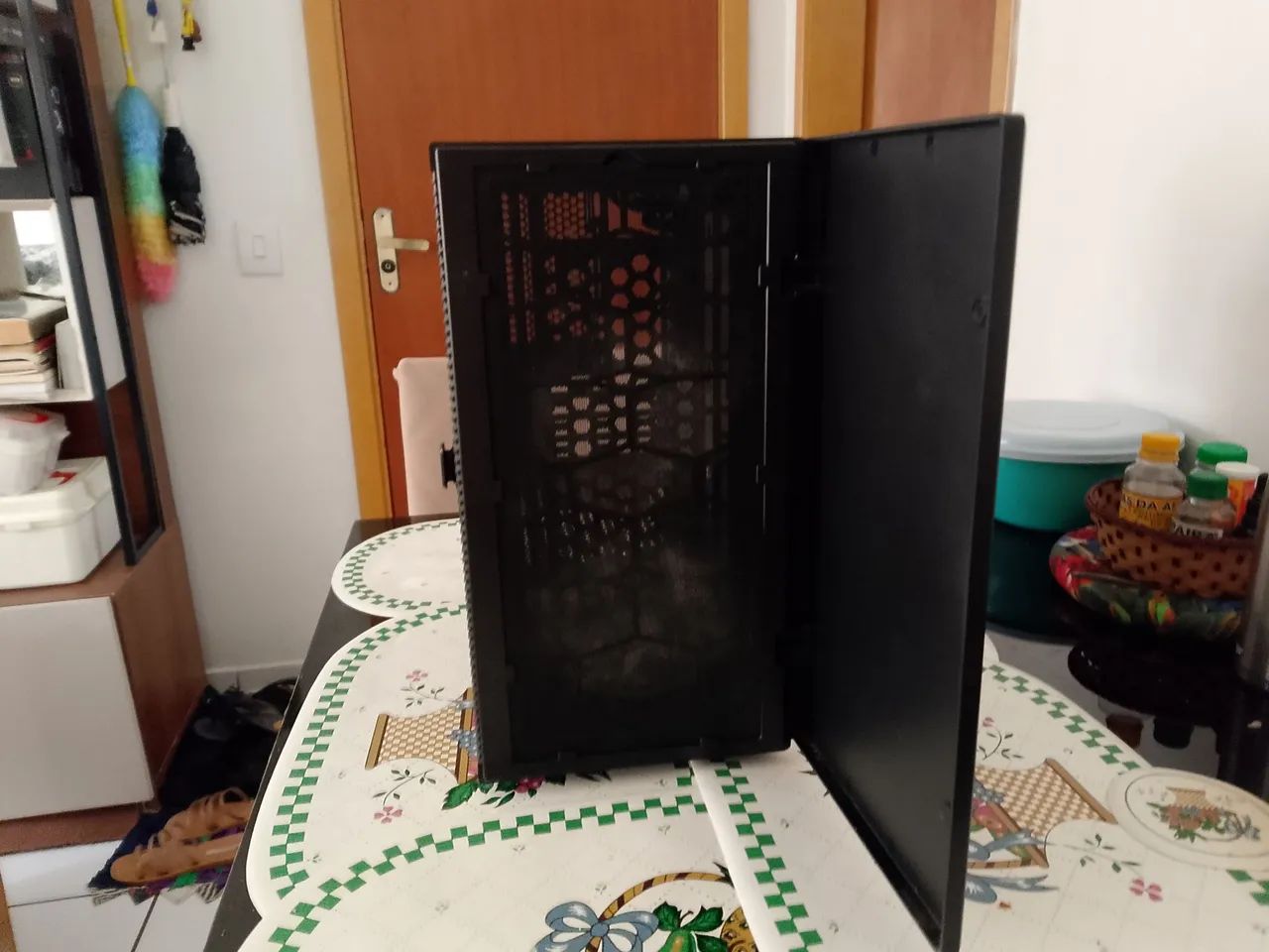 Gabinete com lateral de vidro - Foto 4