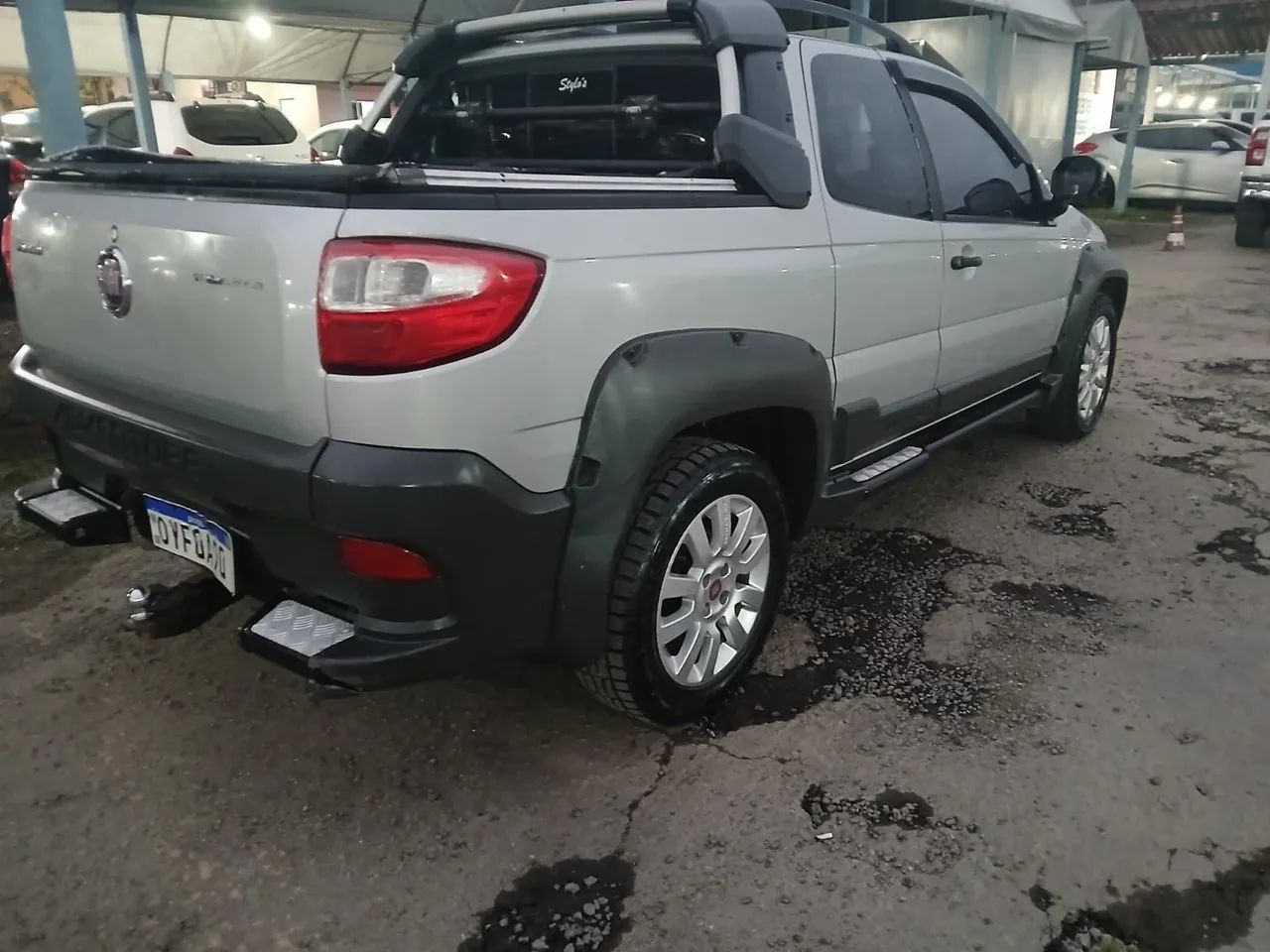 Fiat Strada Adv.1.8 16V Dualogic Flex CD 2014 - Foto 4
