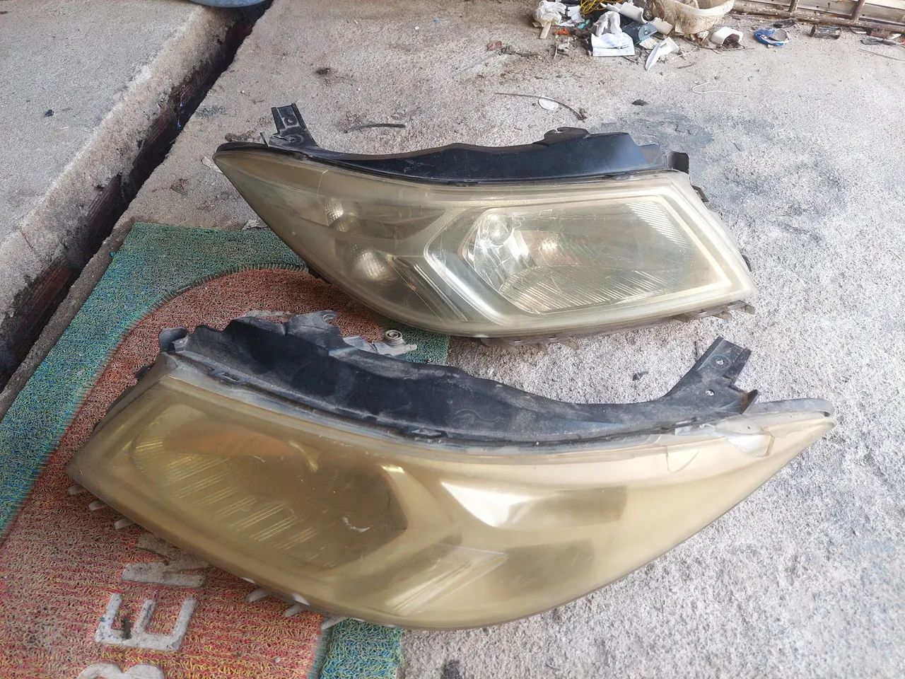 Par de farol prisma 2013.2014.2015