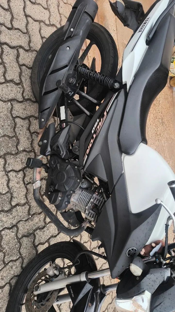 Vendo Moto Yamaha Factor 150 - Foto 2
