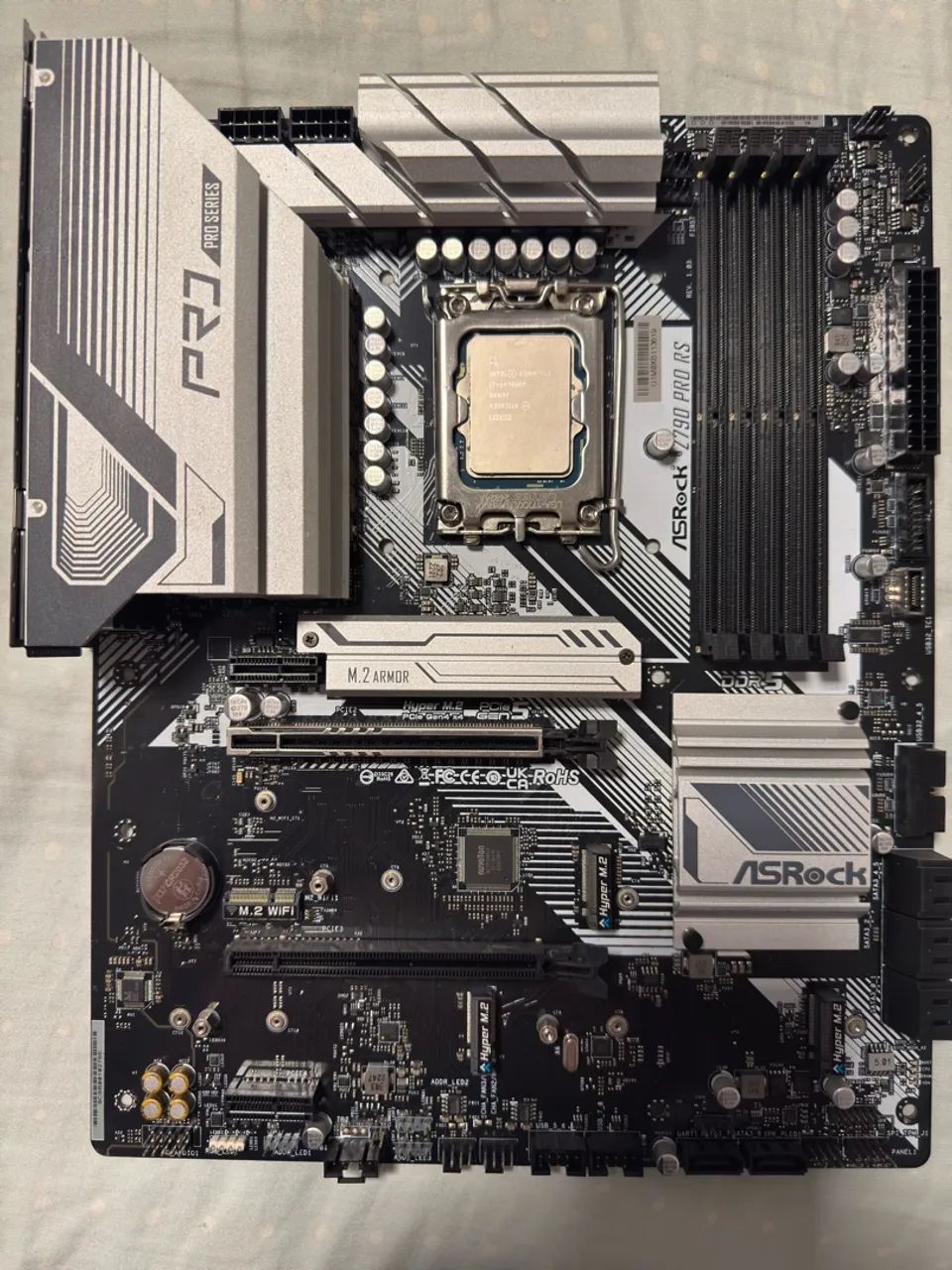 Kit Intel i7 14700KF + Asrock Z790 Pro Rs - Peças de Hardware