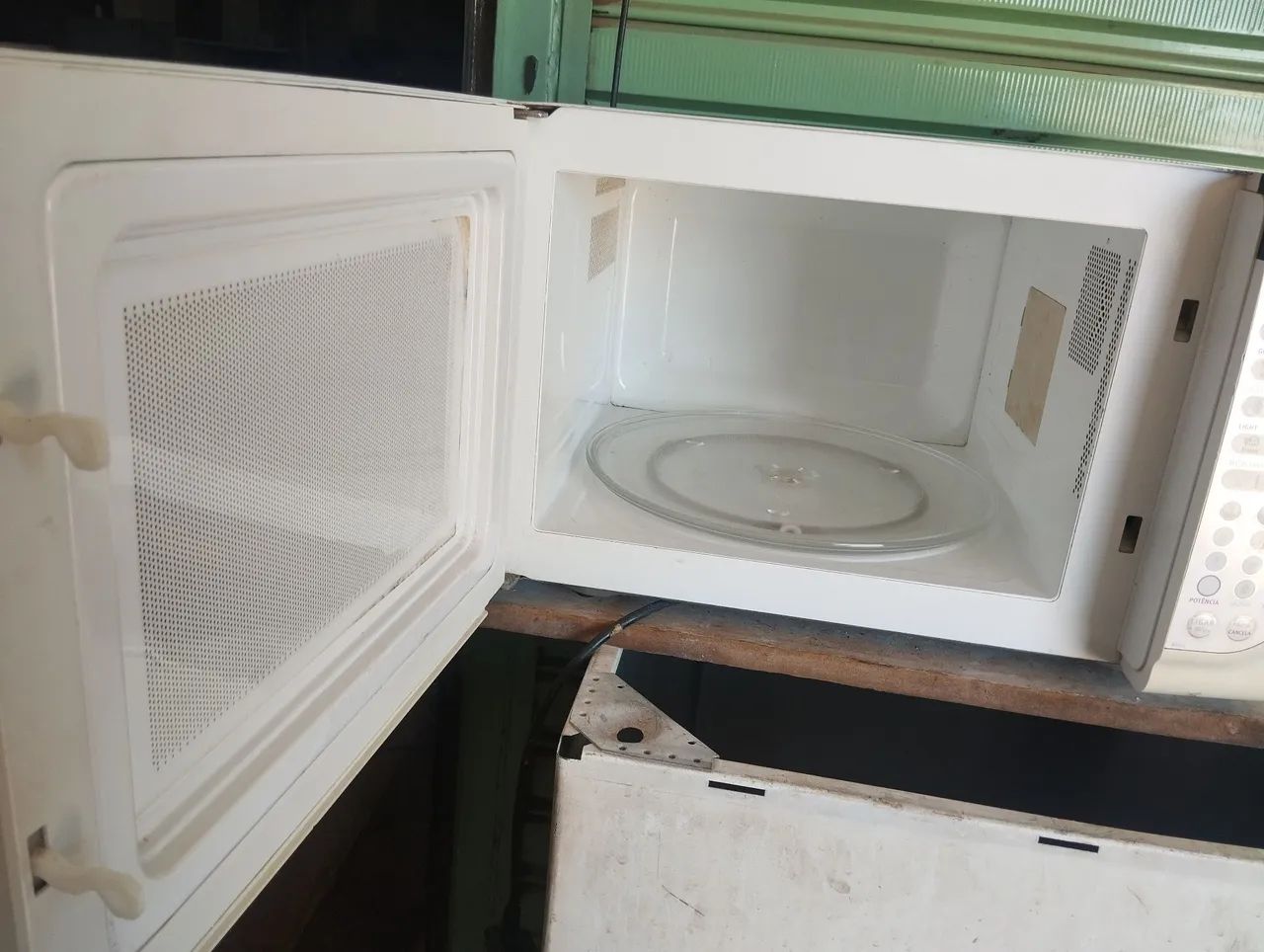 MICROONDAS ELECTROLUX 31 L - Foto 5