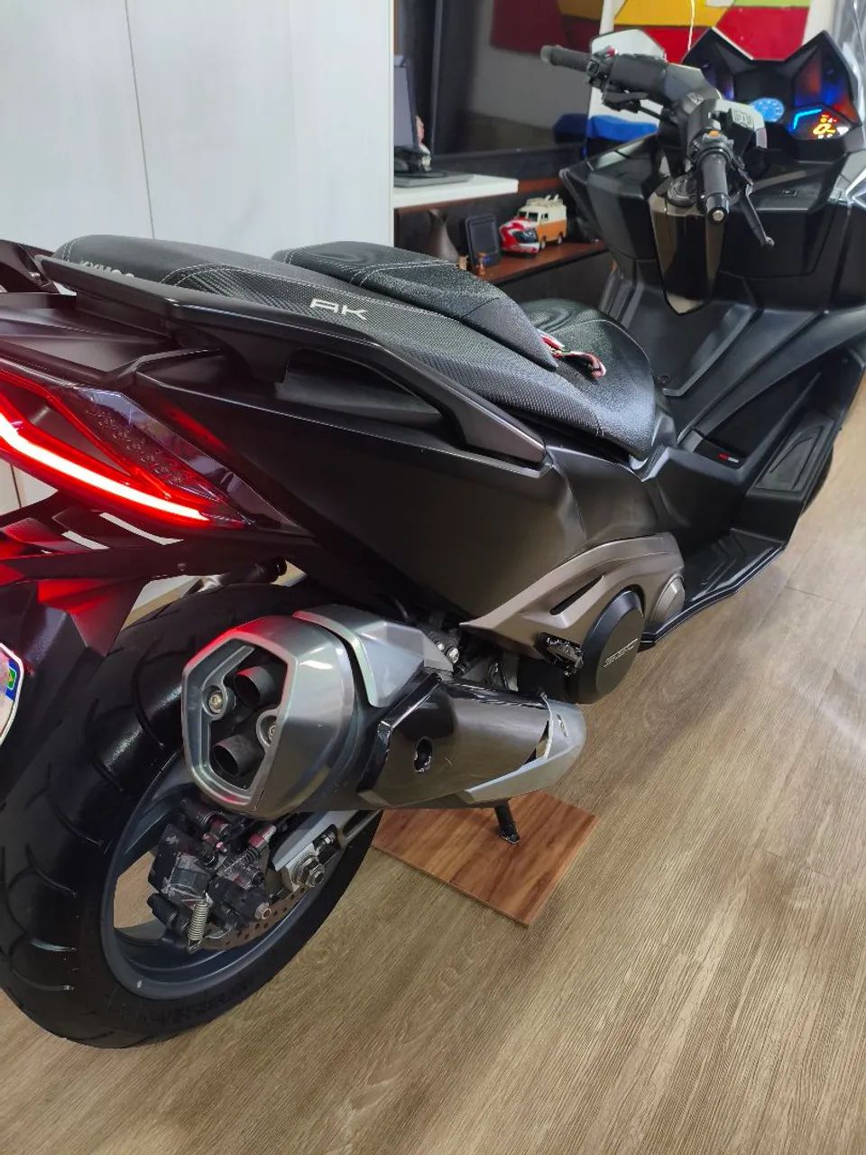 Kymco AK 550i - Foto 5