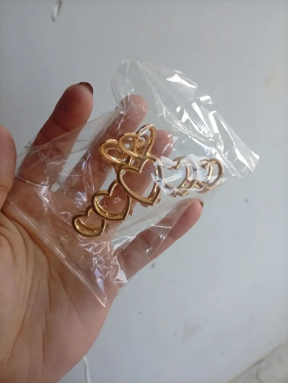 Presilha com corações de metal - Foto 3