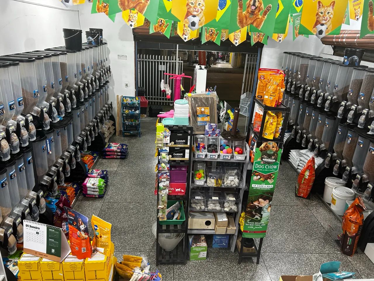 VENDO AVIARIO (loja de produtos p/ animais)