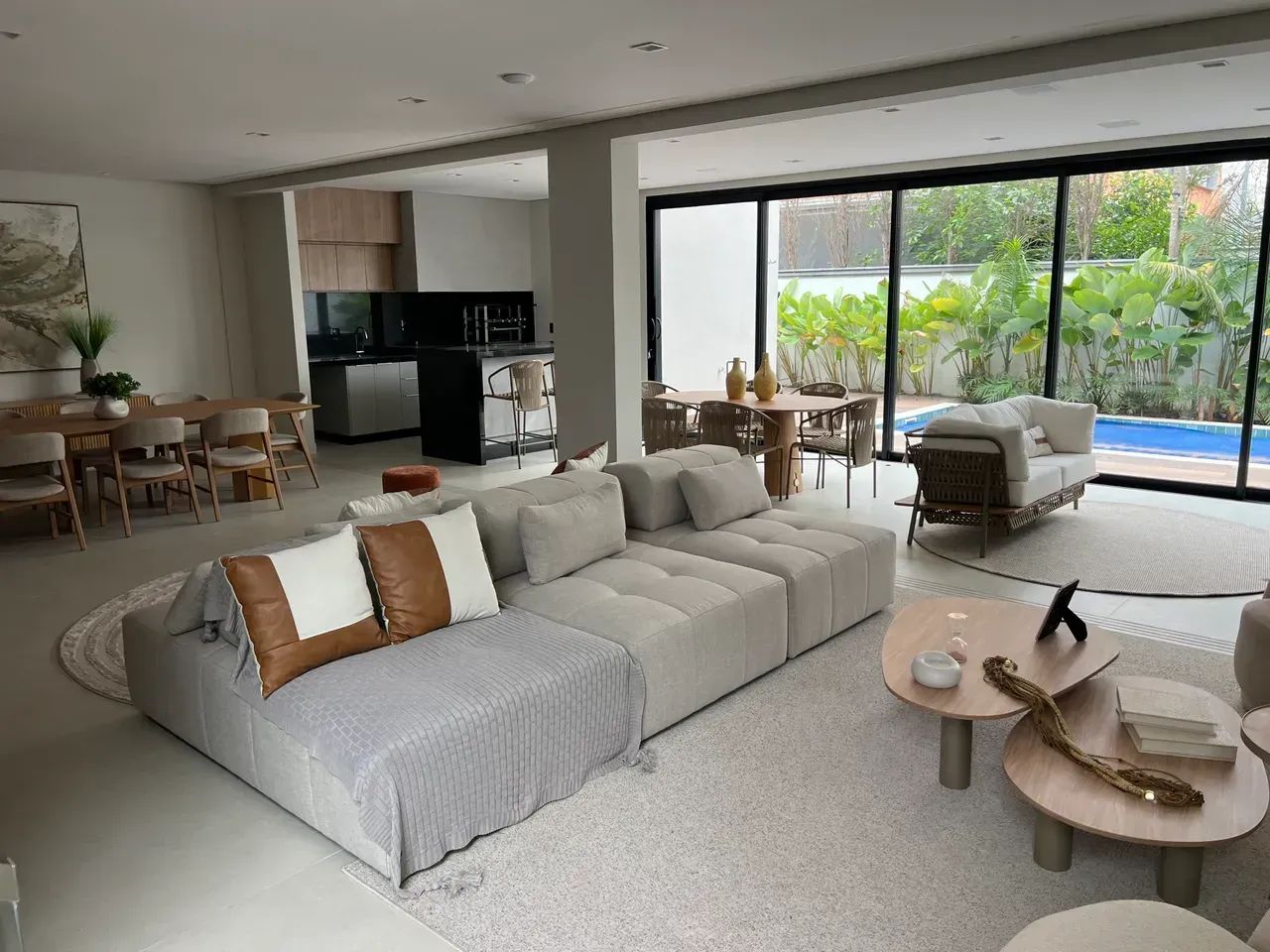 Imóvel para venda possui 417 metros quadrados com 4 quartos - Foto 2