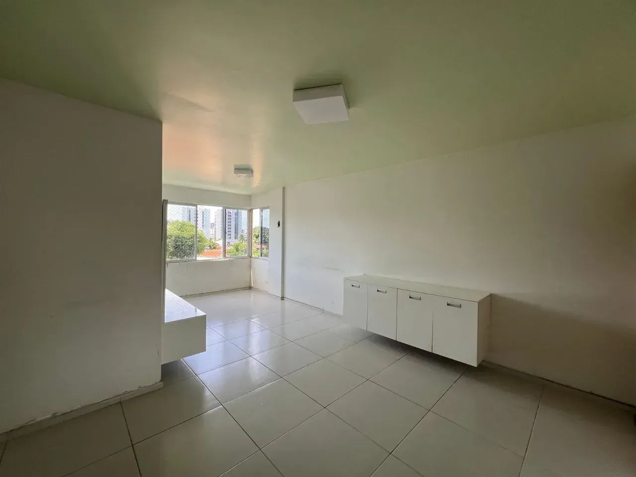 Vendo apt na Mangabeiras oreido com elevador - Foto 2