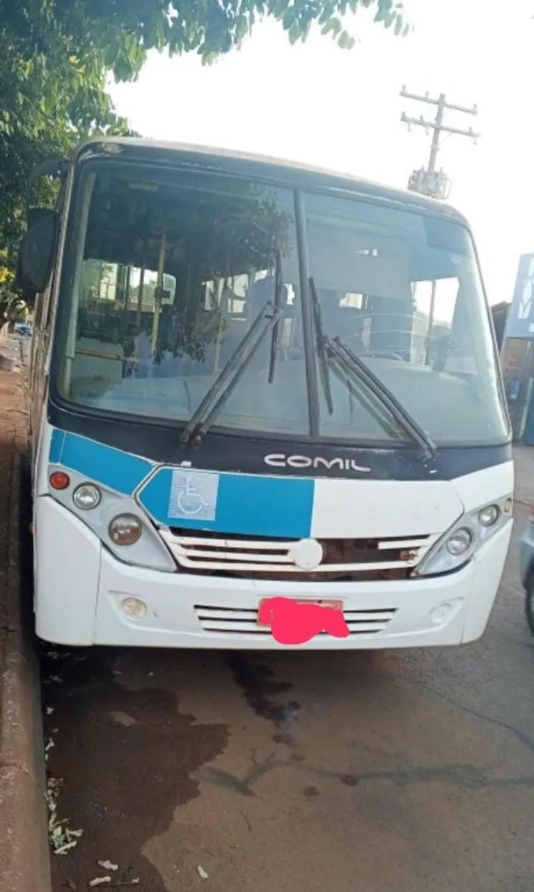 Micro ônibus trabalhando 