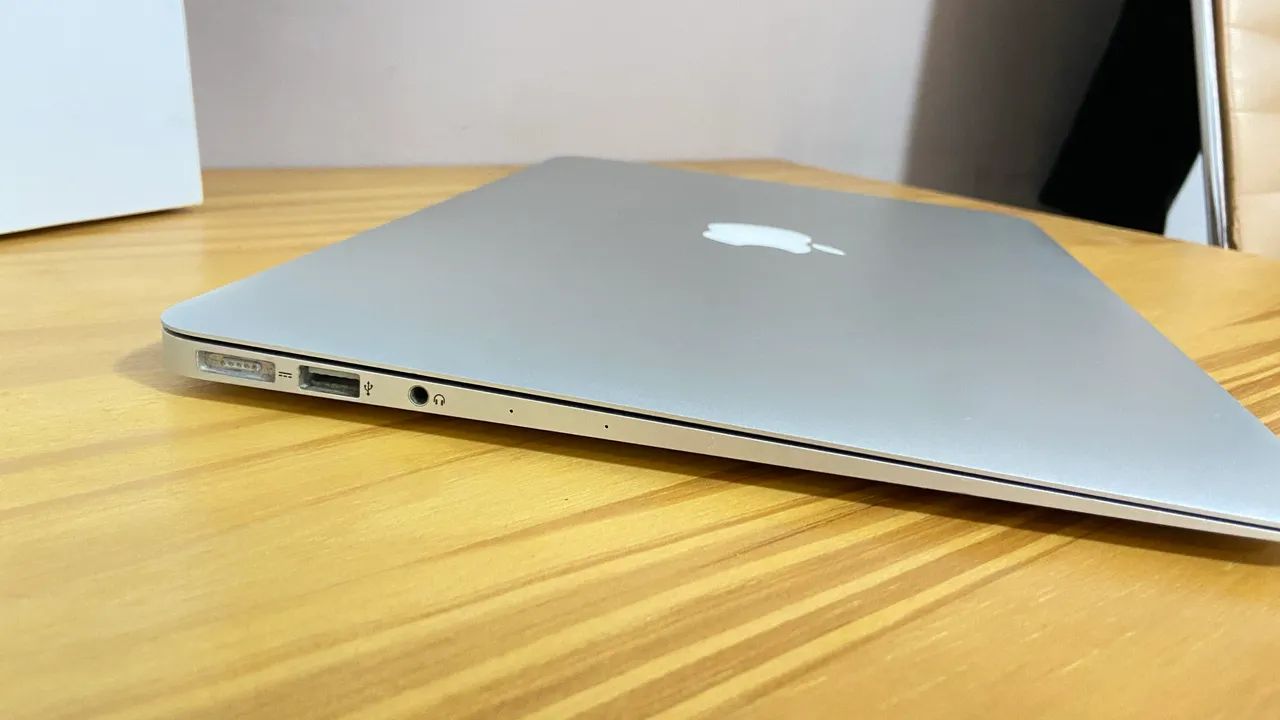 MacBook Air 13 polegadas 2015 - i5 8GB RAM - Bateria 100% - Completo na Caixa - Foto 2