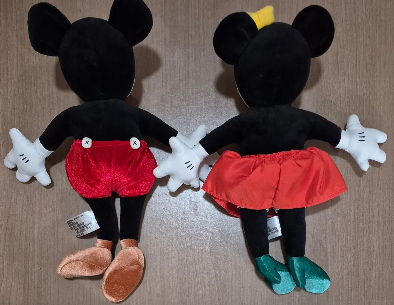 Pelúcias Mickey e Minnie edição limitada - Foto 2