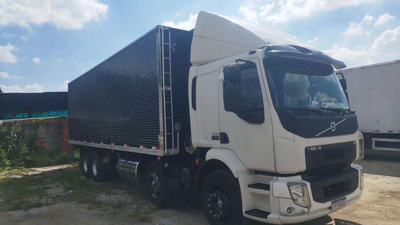 Volvo VM 330 