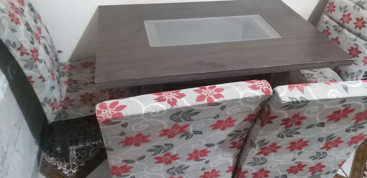 Mesa de jantar 4 cadeiras 
