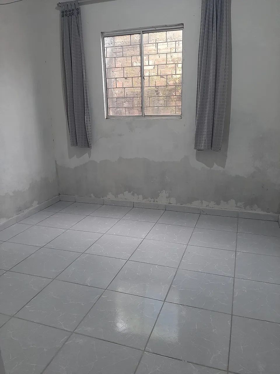 Vende - se está casa. - Foto 2