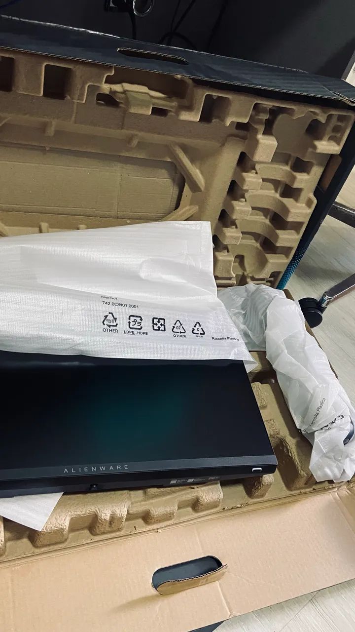 Monitor Alienware 25? 320Hz IPS - Interstellar Indigo - Foto 2