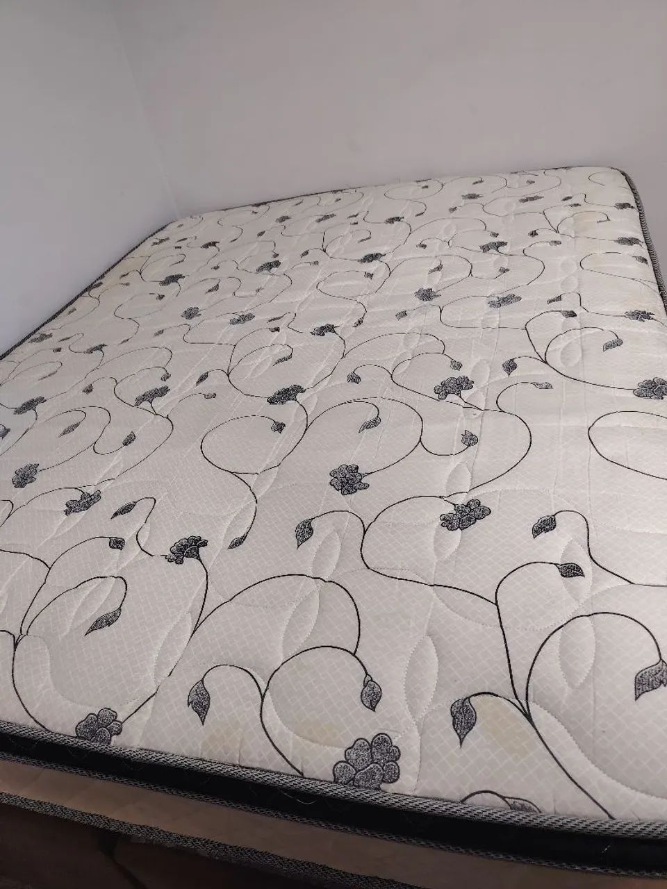 Cama com colchão  e box  - Foto 5