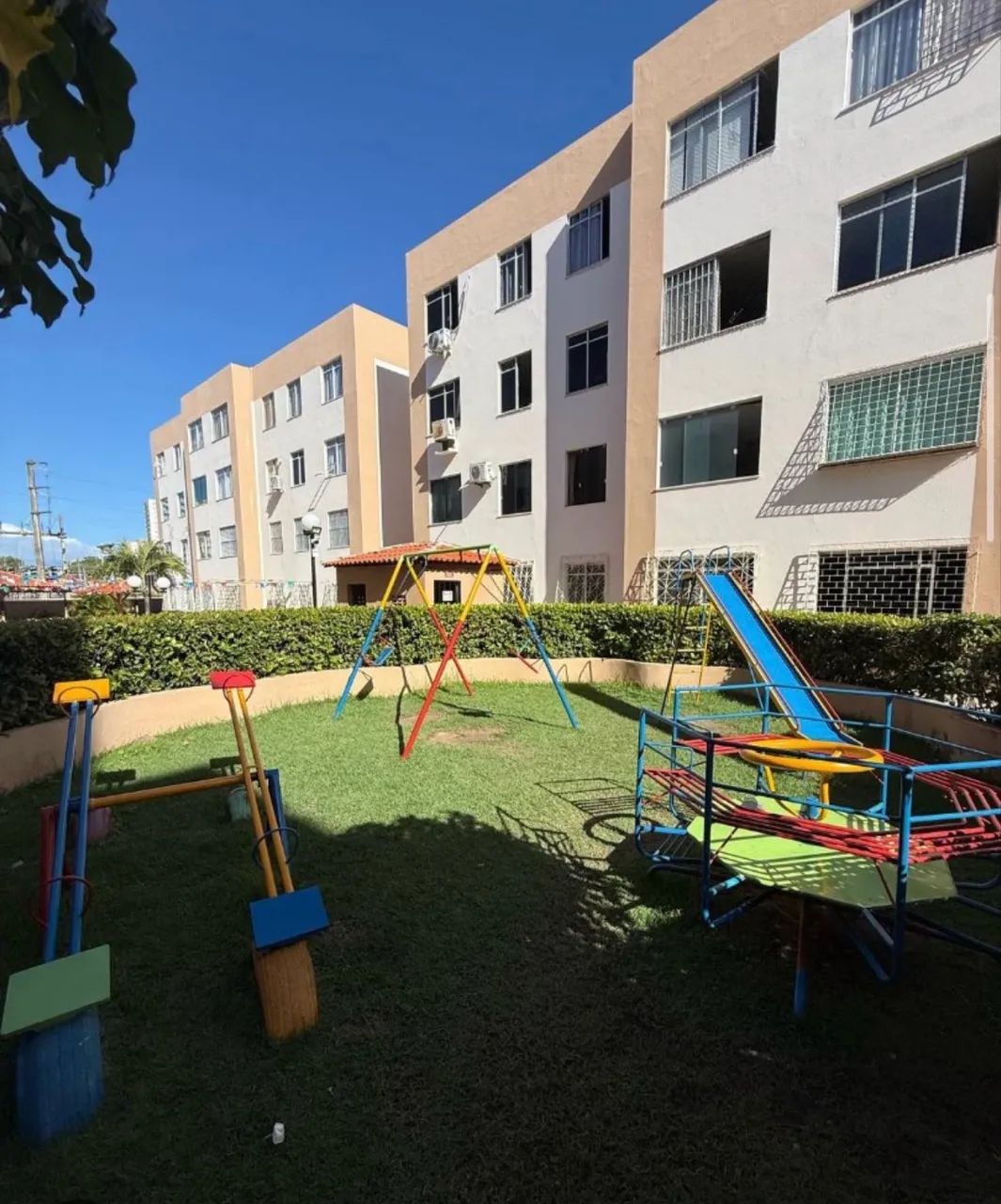 Vendo apto. Cond. Francisco Moreira, 3/4 + DCE, na Nova Saneamento, 