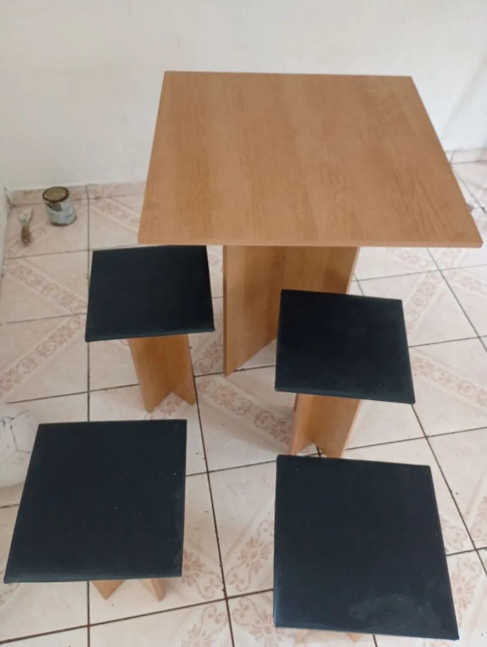 Mesa com bancos - Foto 2