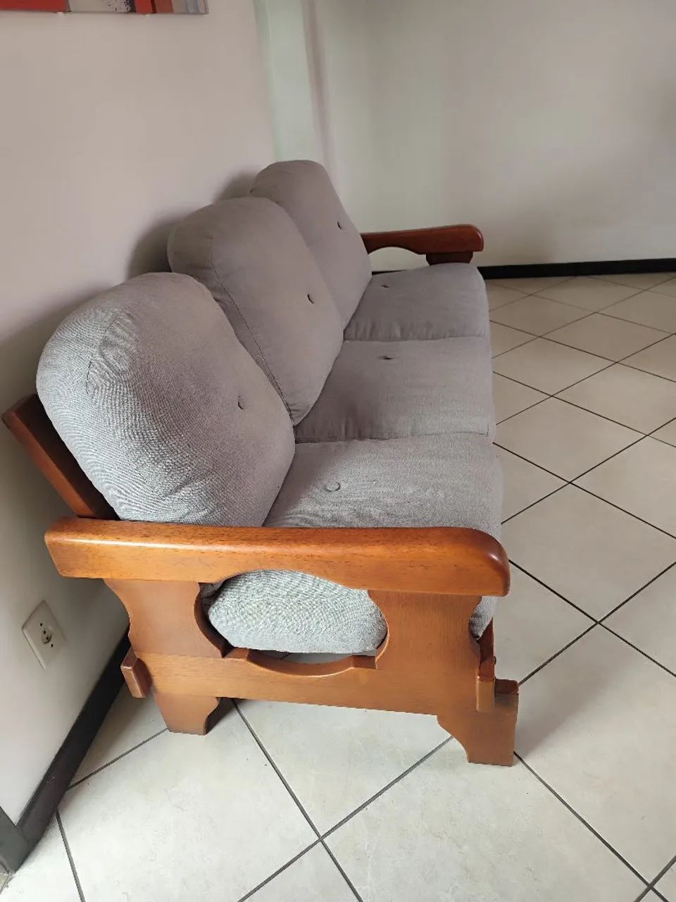 Conjunto de sofá em madeira com assentos
