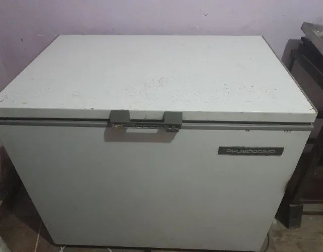 Freezer em perfeito estado de funcionamento 