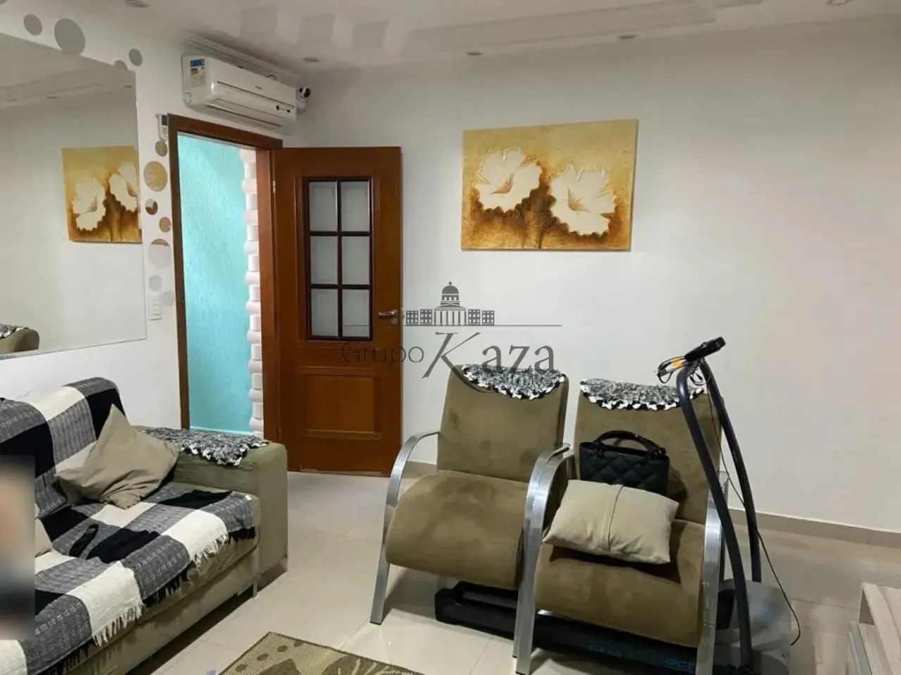 Casa - Centro - Jacareí - 2 Dormitórios - 100m². - Foto 2