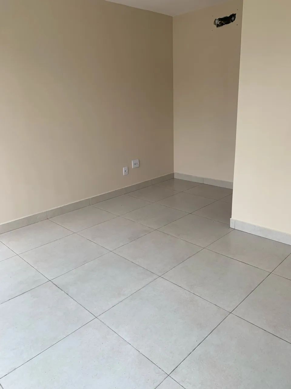 Alugo imóvel comercial tipo loja.
