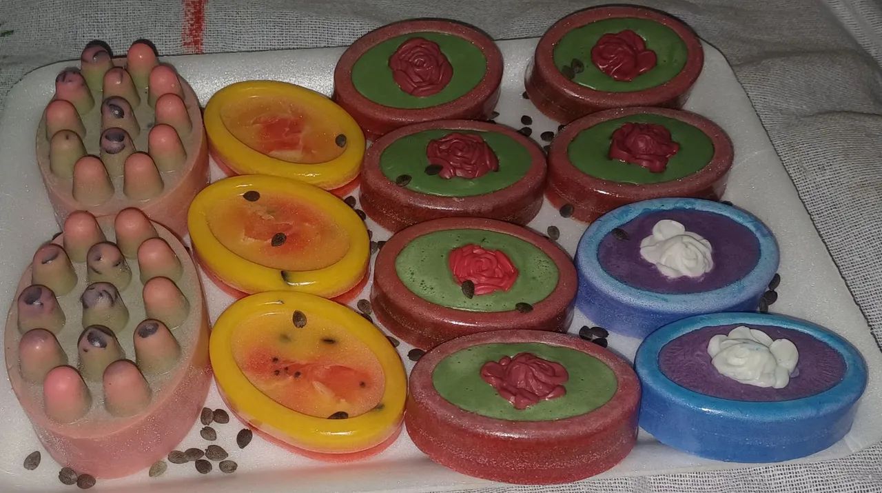 Sabonete Dama da Noite, Rosa Vermelha, Melancia, Morango com champangne e Maracujá  - Foto 2
