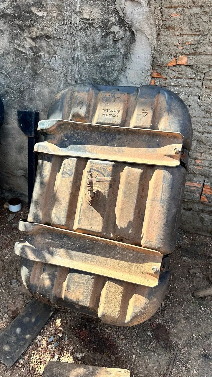 Vendo 2 tanques de 275 litros com suporte  - Foto 7