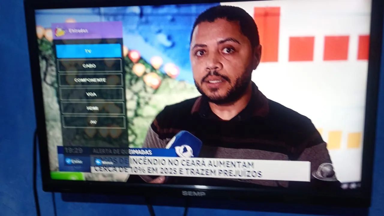 Tv Led Semp Toshiba 24 polegadas - em ótimas condições  - Foto 2
