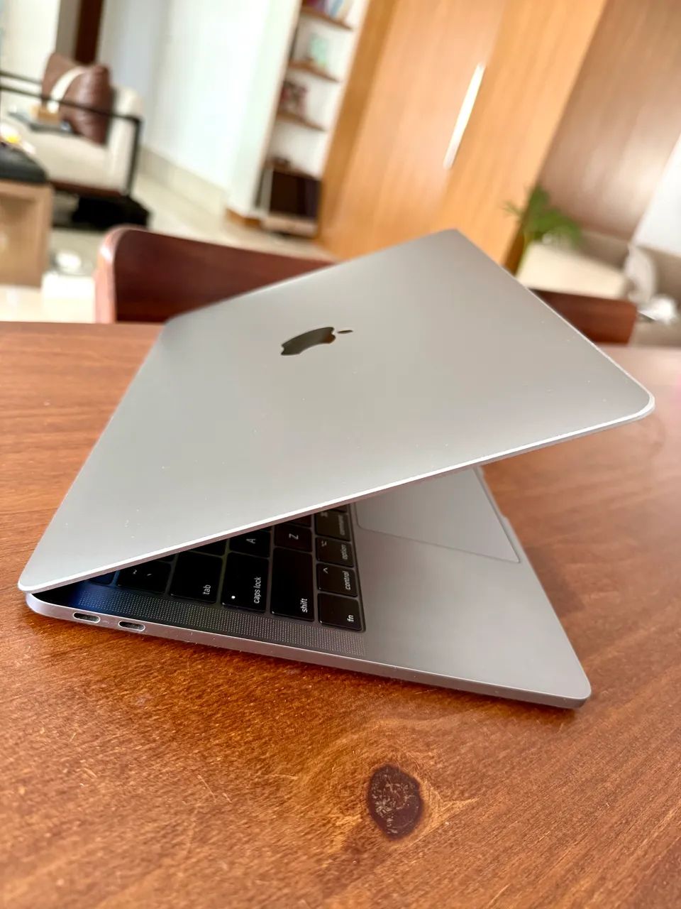 Macbook MacBook本体 Pro 8G | SSD 256GB | Core Quad | i5 Core - TouchBar 2018 Pro Macbook Apple Sequoia i5/8GB/256GB 2018 MacBook本体