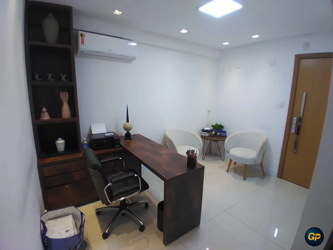 Sala Comercial Mobiliada 30m² Bairro São João Aluguel Edifício Multiplace REF: 2701