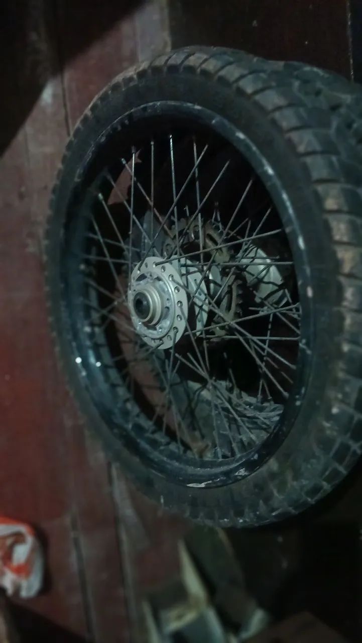 Vendo pneus completos para moto moto BROS ou XRE - Foto 2