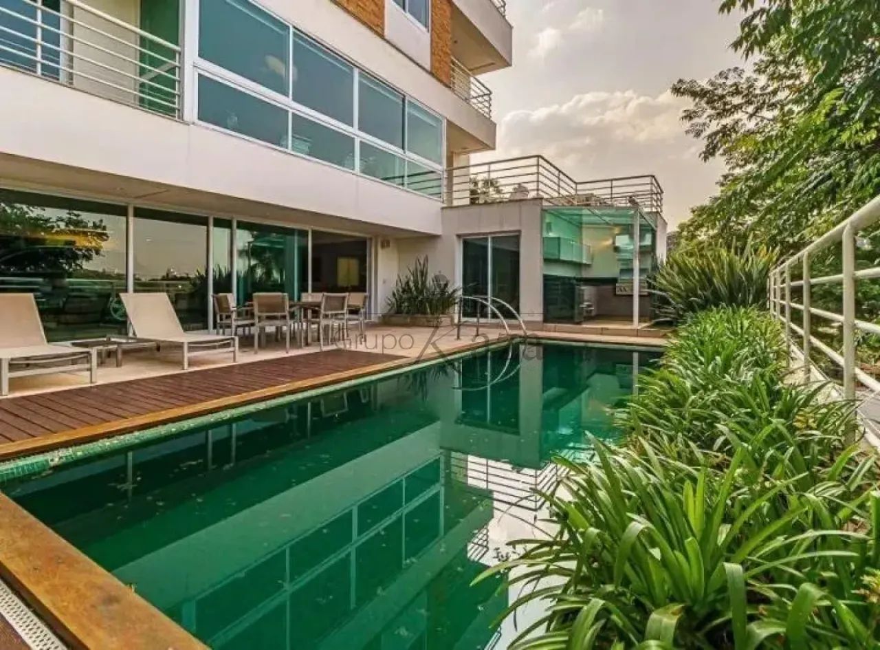 Casa em Condomínio - Morumbi - 4 Suítes - 627m².