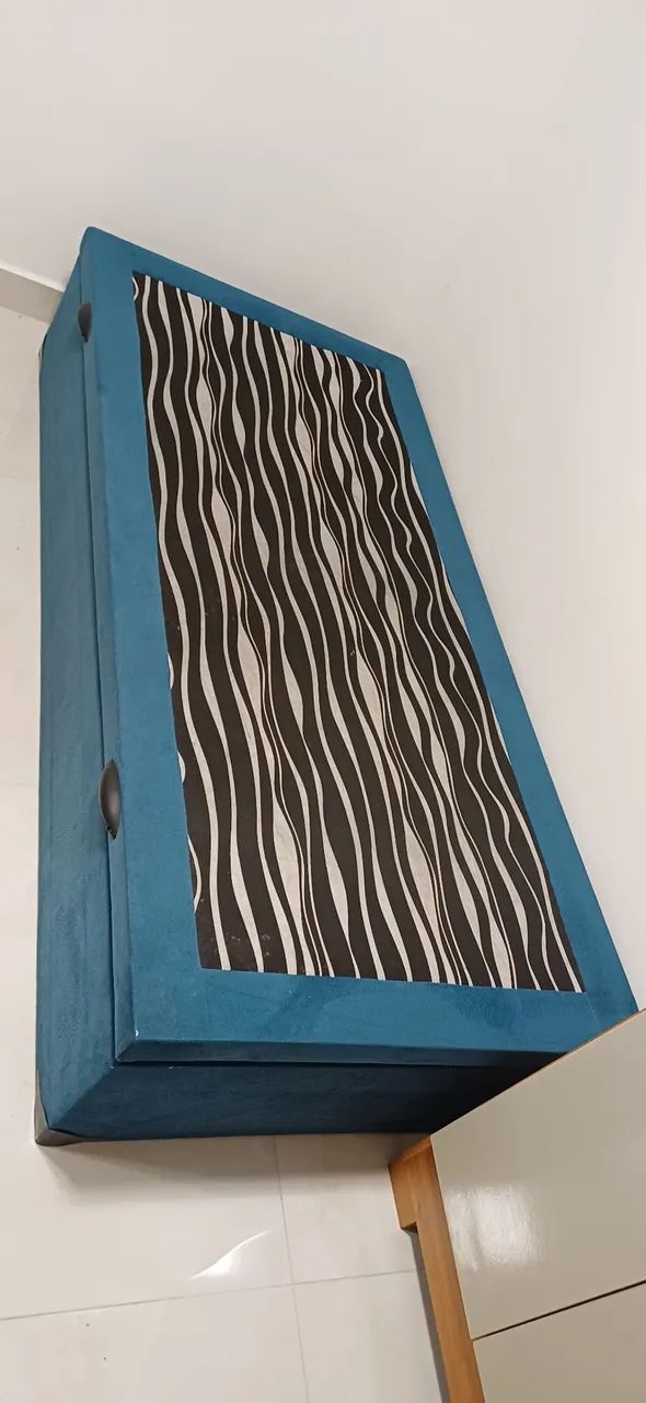 Cama de solteiro baú