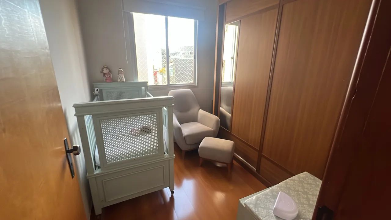 Berço palha indiana, criado e colchão  - Foto 3