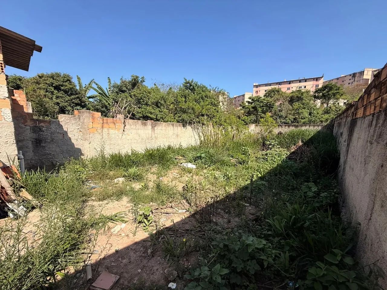 Vendo lote com loja pronta ( aceito troca)