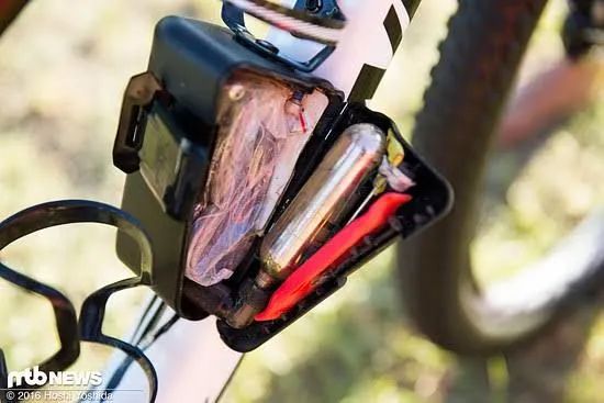 Bolsa XC BOX SWAT SPECIALIZED EPIC/CHISEL - Foto 2