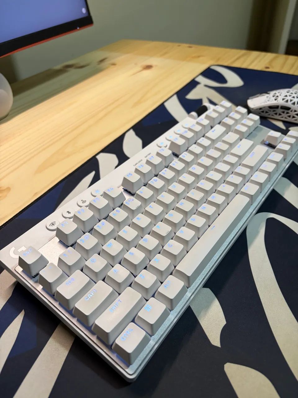 Teclado Logitech PRO X TKL Lightspeed - Foto 2