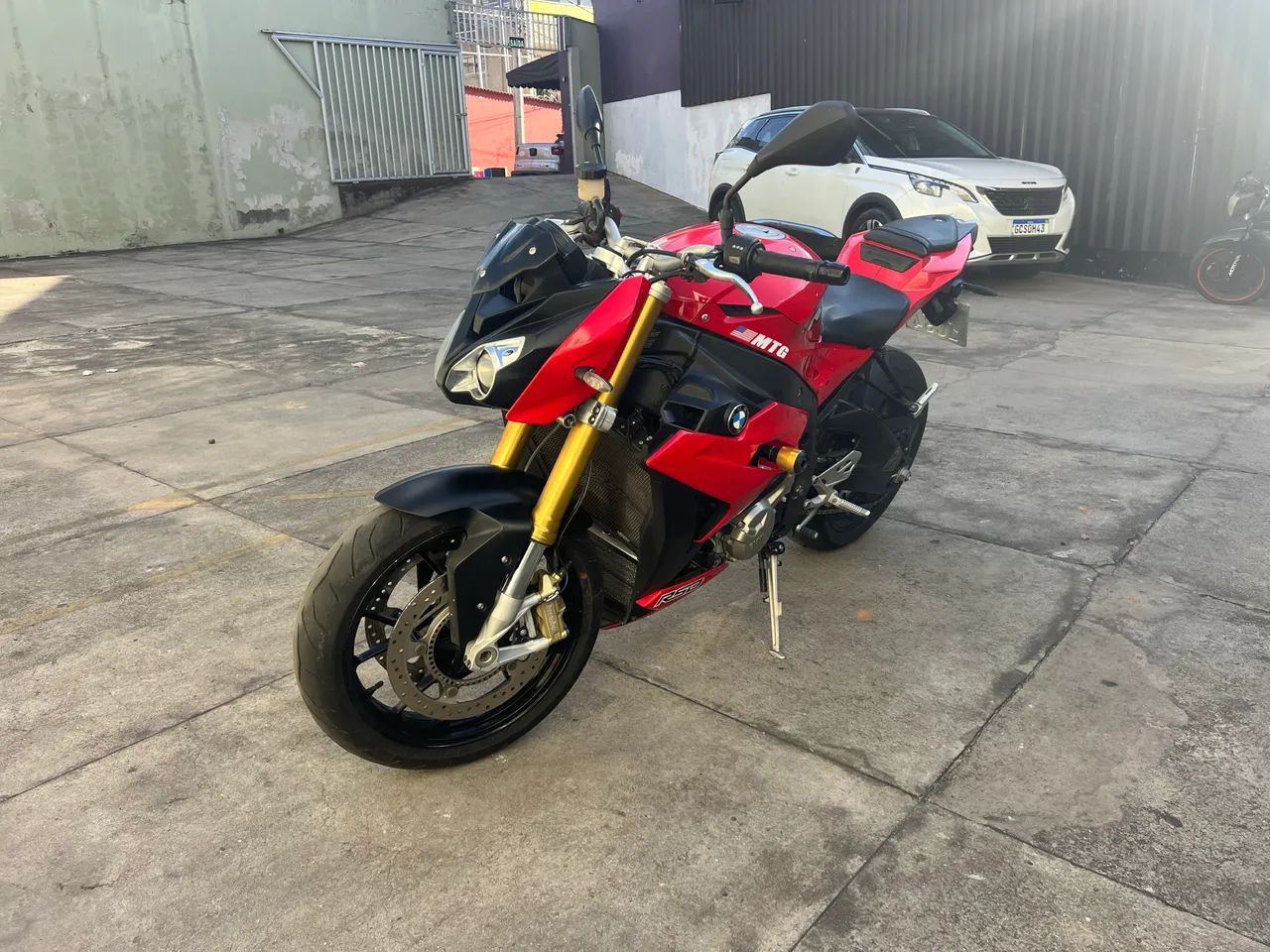 S1000 naked