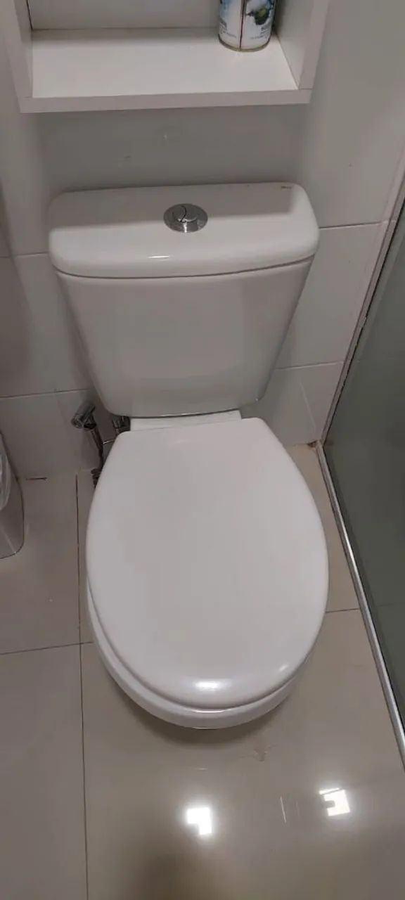 Vaso sanitário deka com assento Deca  - Foto 3
