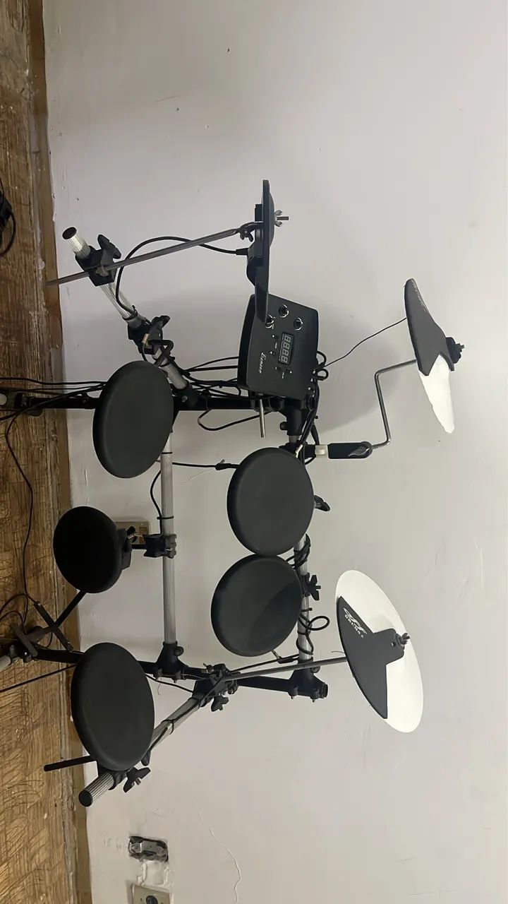 Bateria digital eletrônica Benson