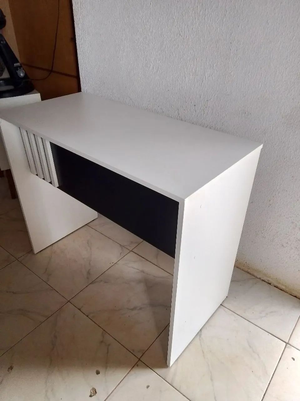 Mesa com detalhes ripado  - Foto 2