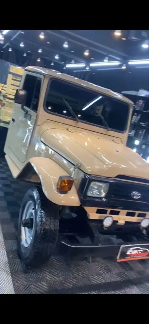 Toyota Bandeirantes 4x4 - ano 1984 - Foto 3