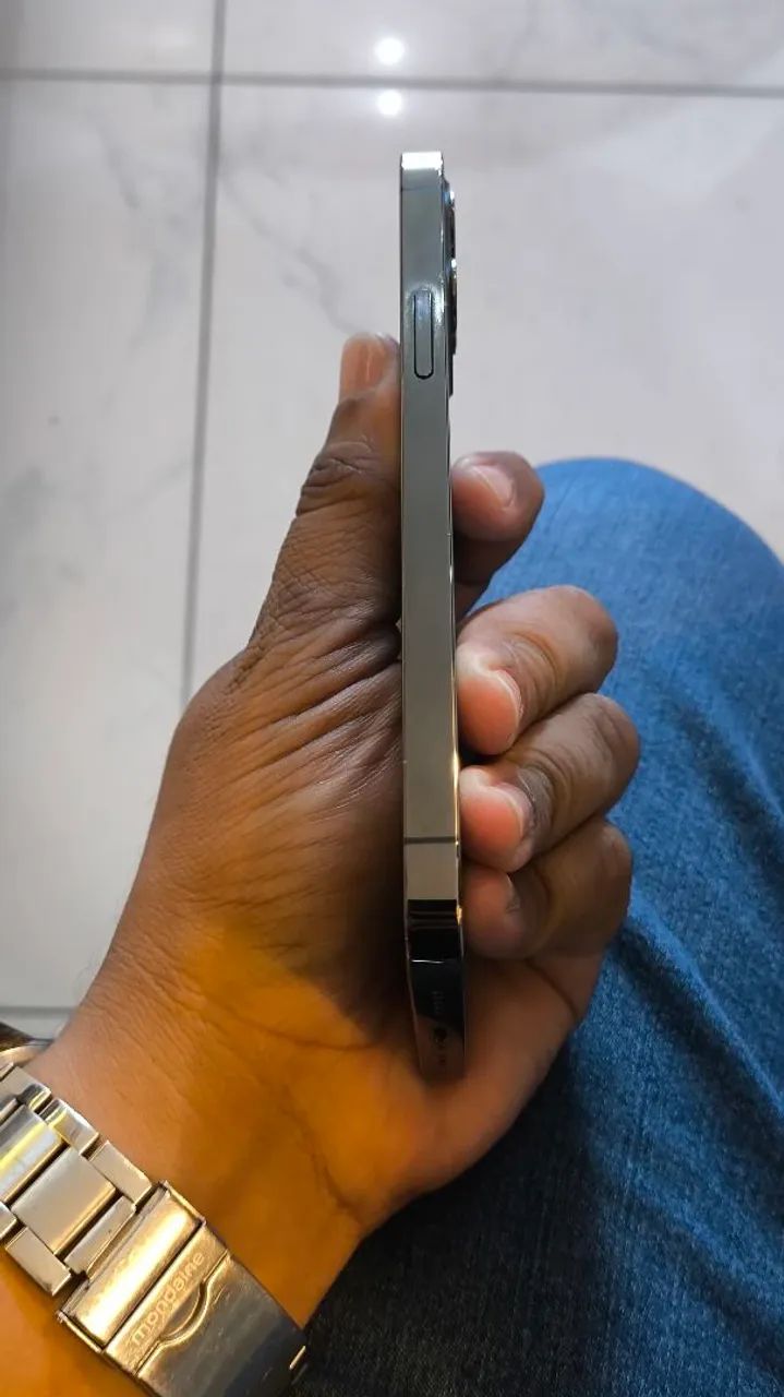 Troco iPhone 12 Pro 256gb zerado - Foto 5